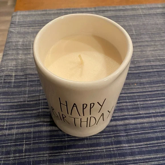 🎉HOST PICK🎉 Rare Rae Dunn birthday candle - Picture 2 of 5
